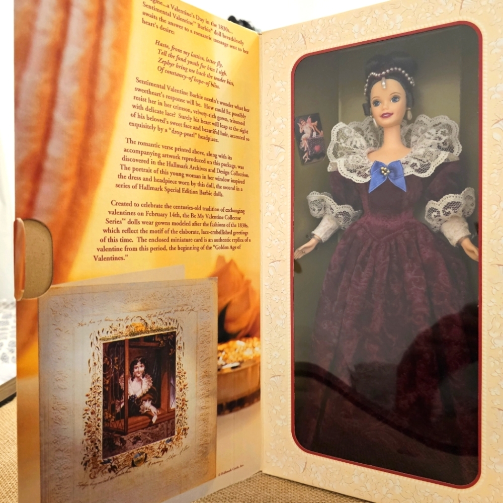 NRFB ❤️ Sentimental Valentine Barbie Doll Hallmark Gold Crown Exclusive